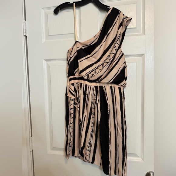 BCBGeneration One-Shoulder Dress | Black and pink/cream color | Size 4 - Picture 3 of 4